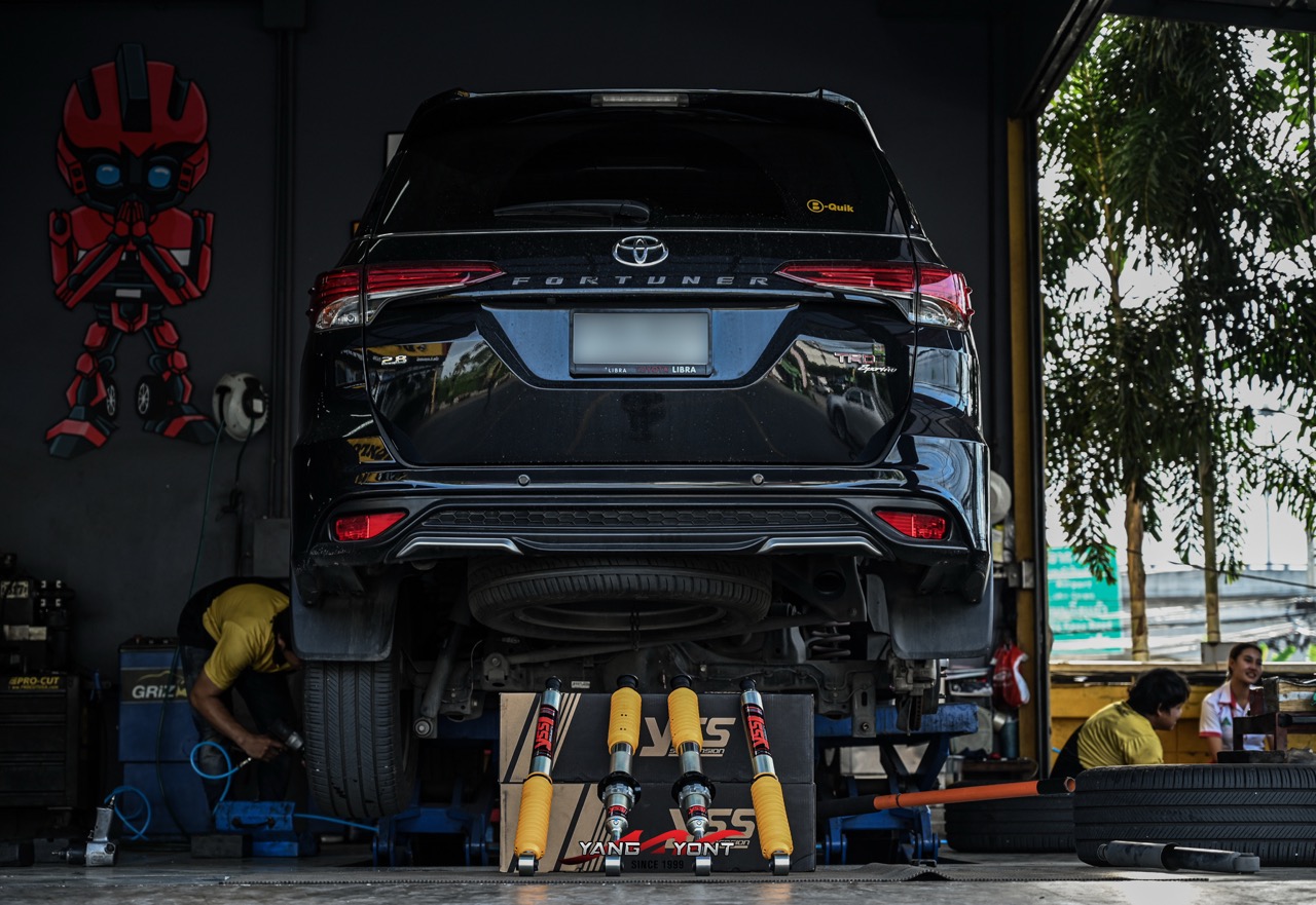 TOYOTA FORTUNER 2.8 - E Series